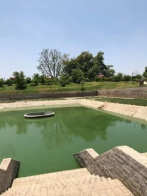 Subhari Rishi did Tapasya in water of this Tal and Yamunaji. He performed a Yagya for Maharaja Mandhana of Ayodhya when there a was long spell of drought.
