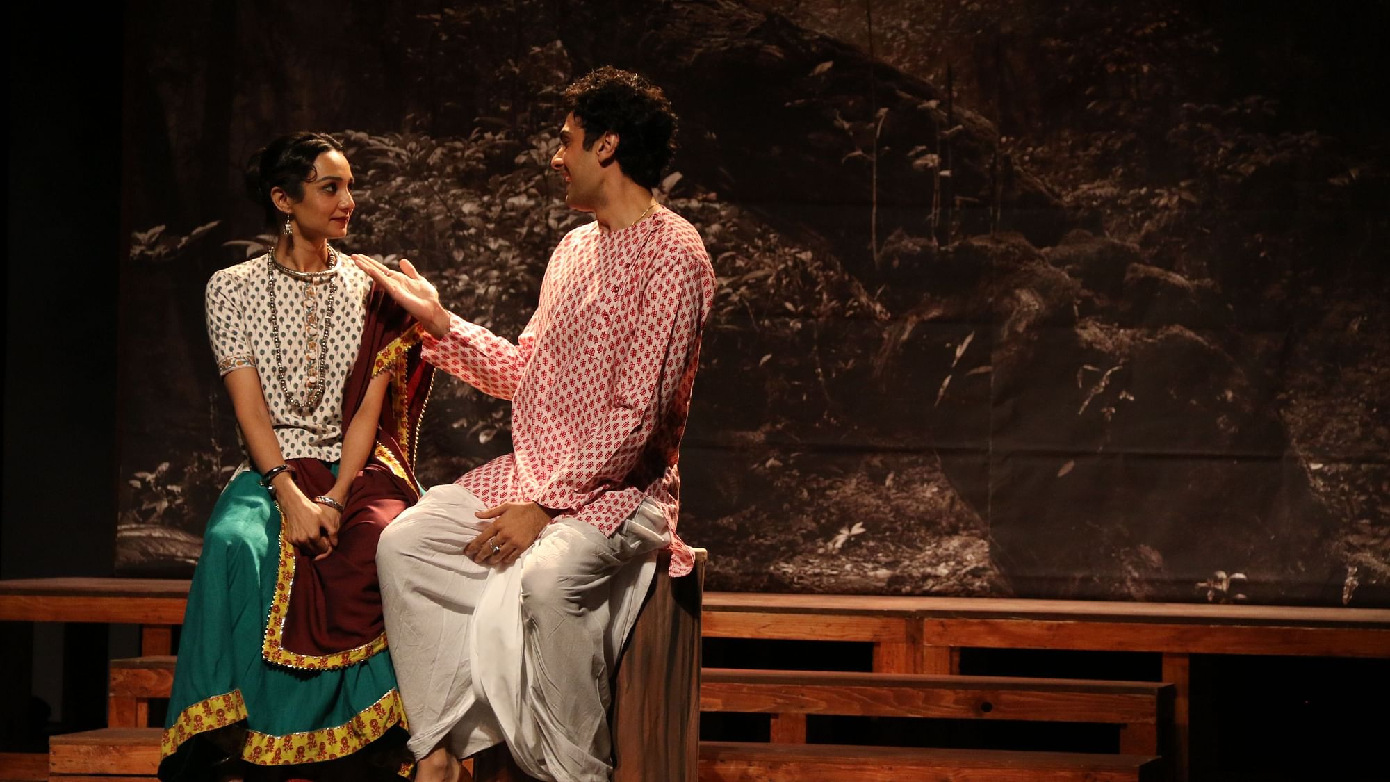 Ira Dubey as Devika Rani and Pranav Sachdev as Ashok Kumar in the play <i>Devika Rani</i>
