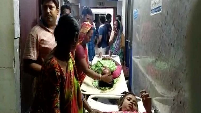 At least two persons drowned on Thursday, 3 October after a boat carrying people to Katihar in Bihar from Malda in West Bengal capsized in Mahananda river.