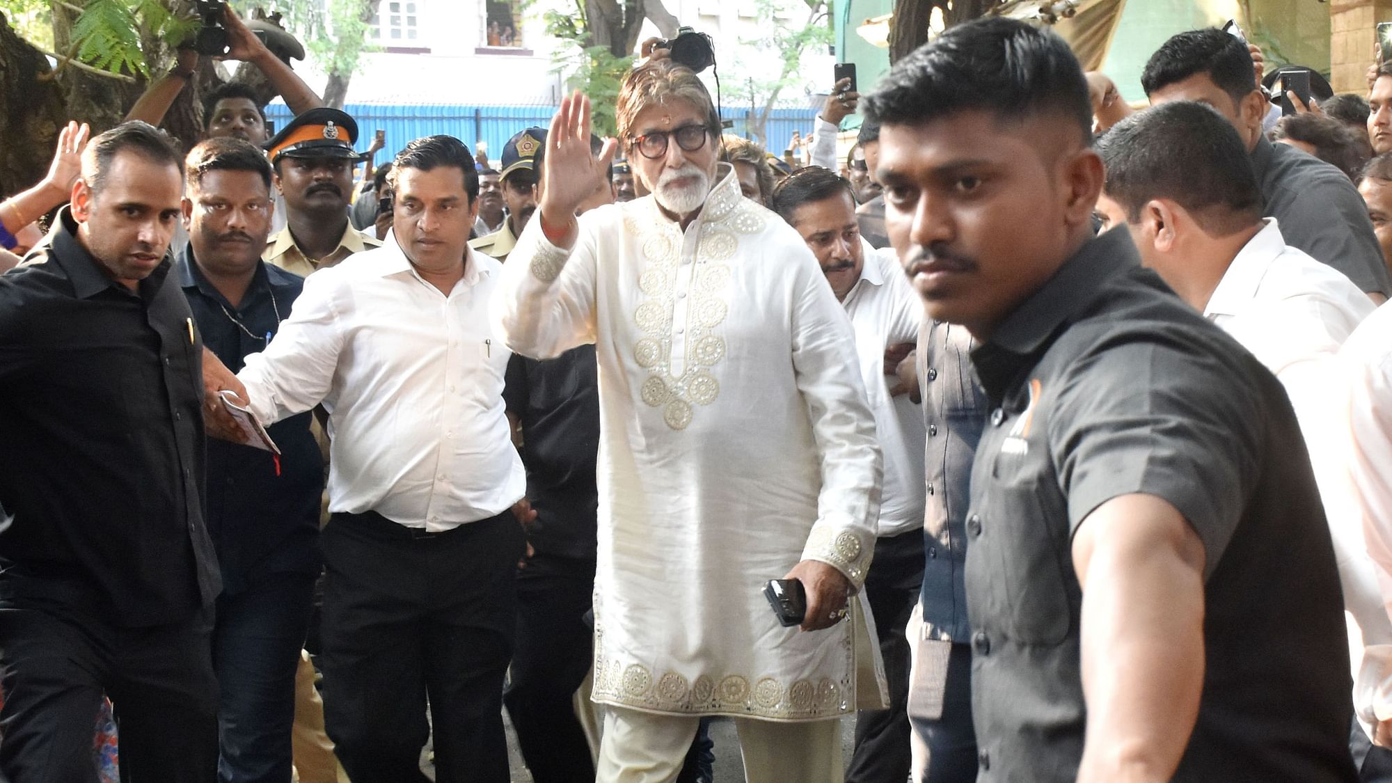 Amitabh Bachchan outside his Juhu residence.&nbsp;