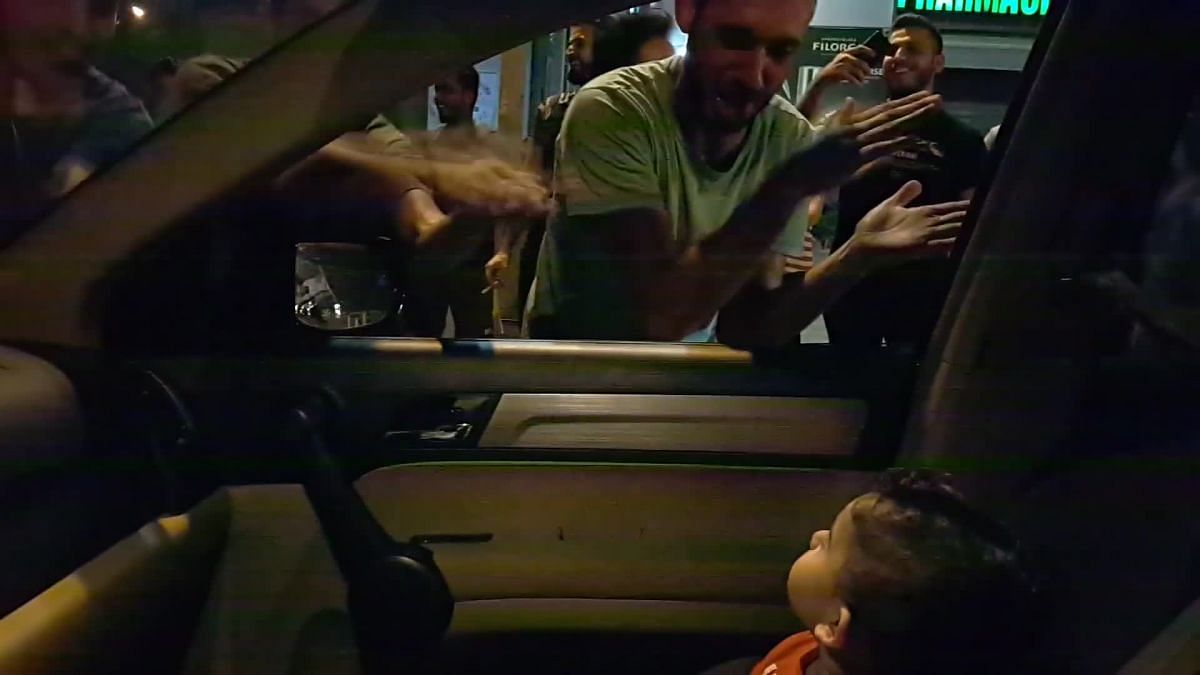 Protesters sing for scared toddler during Beirut demonstration