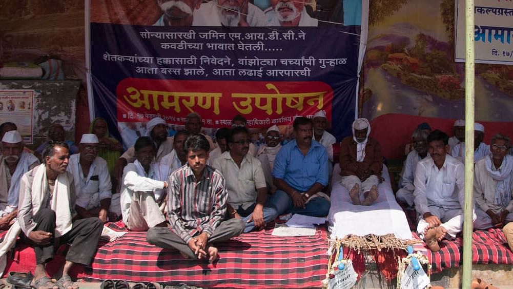 Farmers from Amravati, Maharashtra on hunger strike, demanding compensation for their acquired land.