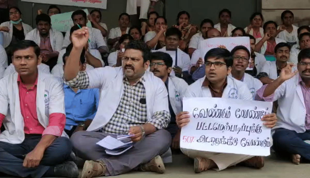 Tamil Nadu government doctors called off strike on Friday, after meeting with the health minister Vijayabaskar.