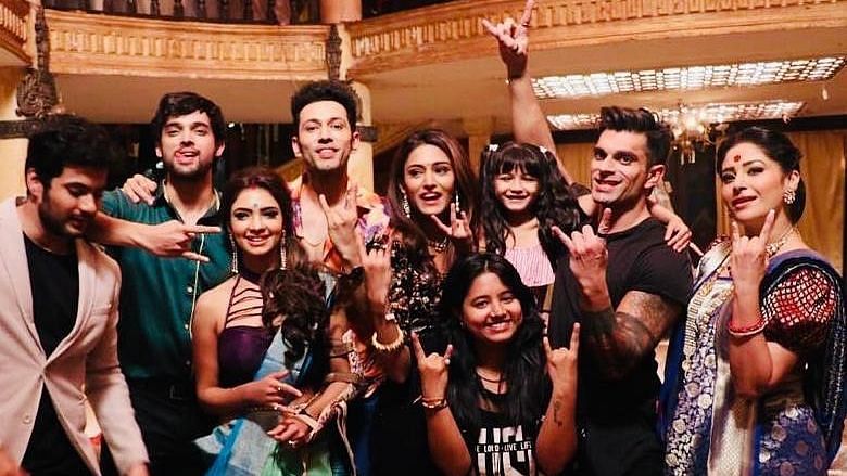 Karan Singh Grover shares a photo from his last day on the sets of <i>Kasautii Zindagii Kay</i>.