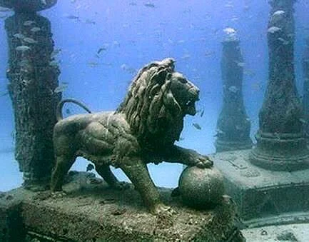 Statue of lion from Egypt.