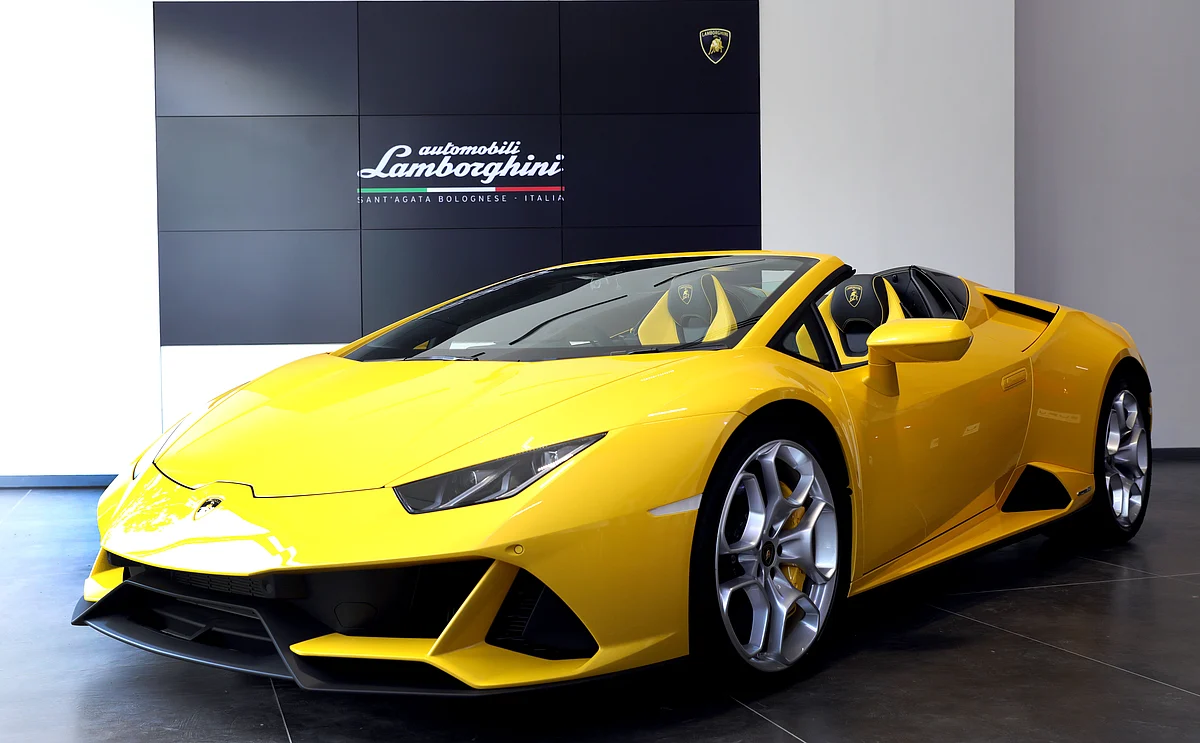 This is the new Huracan Evo Spyder.