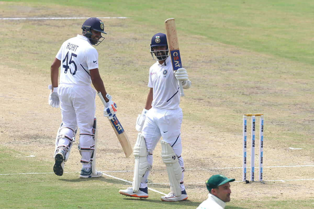 Latest updates from the second day of the third Test between India and South Africa.
