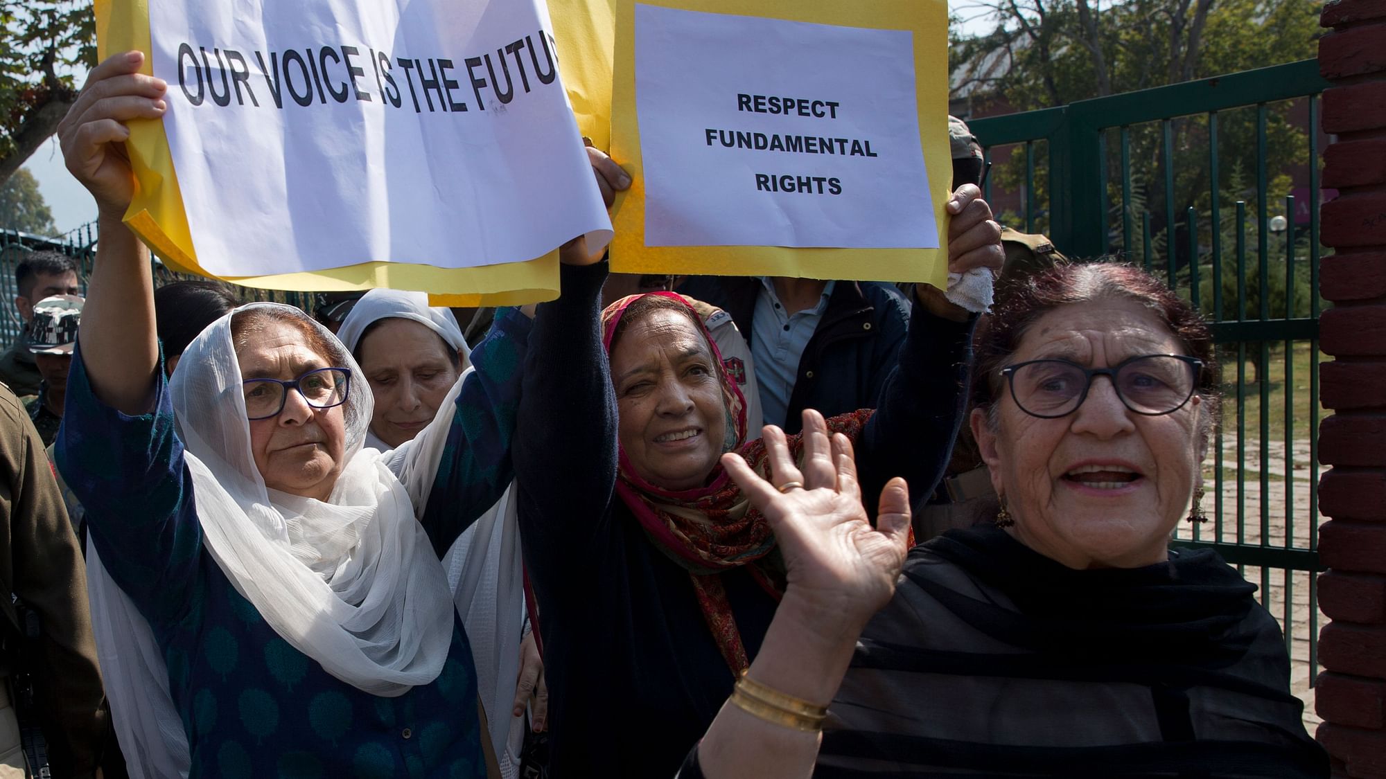 The police on Tuesday detained half a dozen women activists including the sister and daughter of former chief minister Farooq Abdullah during a protest.&nbsp;