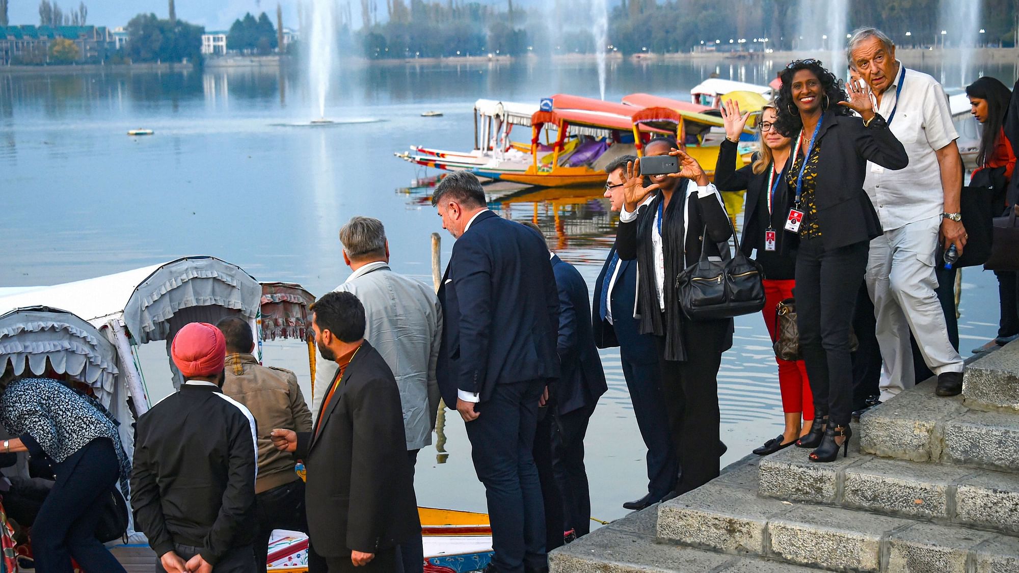 Members of European Union Parliamentary delegation board a shikara ride at Dal Lake in Srinagar.&nbsp;