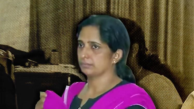 A Kozhikode court on Thursday, 10 October sent Jolly Joseph, arrested in connection with the death of her first husband following consumption of cyanide laced food in 2011, and two others to seven days police custody.