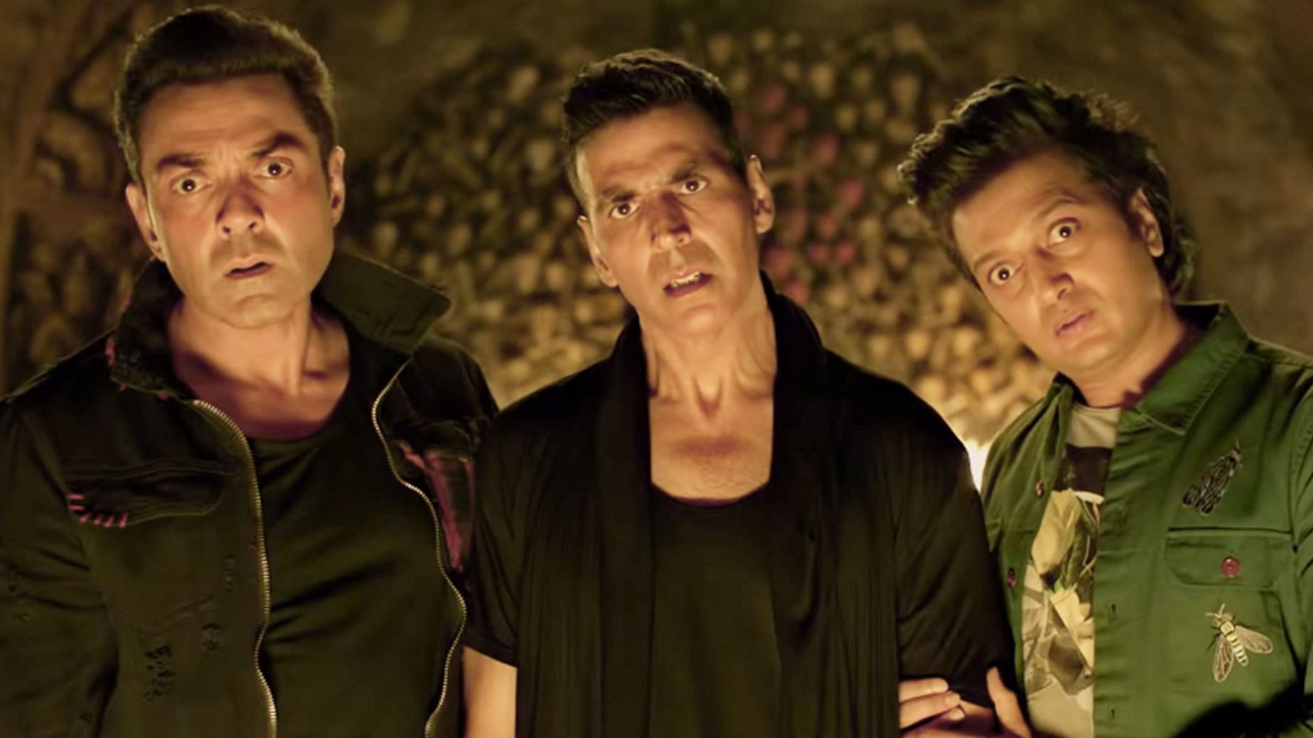 Stay at home with family this Diwali than heading to the theatres to watch <i>Housefull 4</i>.&nbsp;