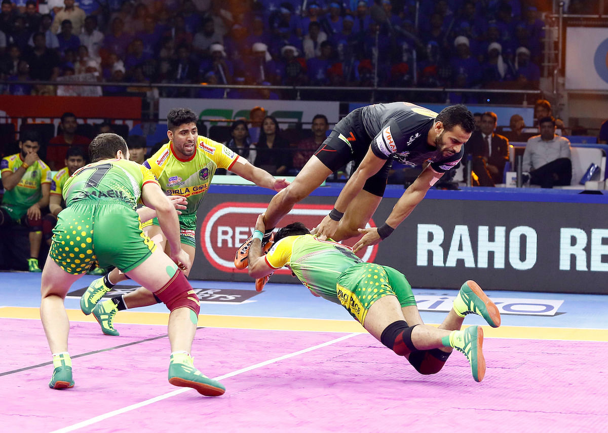 U Mumba clinched their first All-Out of the match in the 9th minute to open up an 8-point lead.