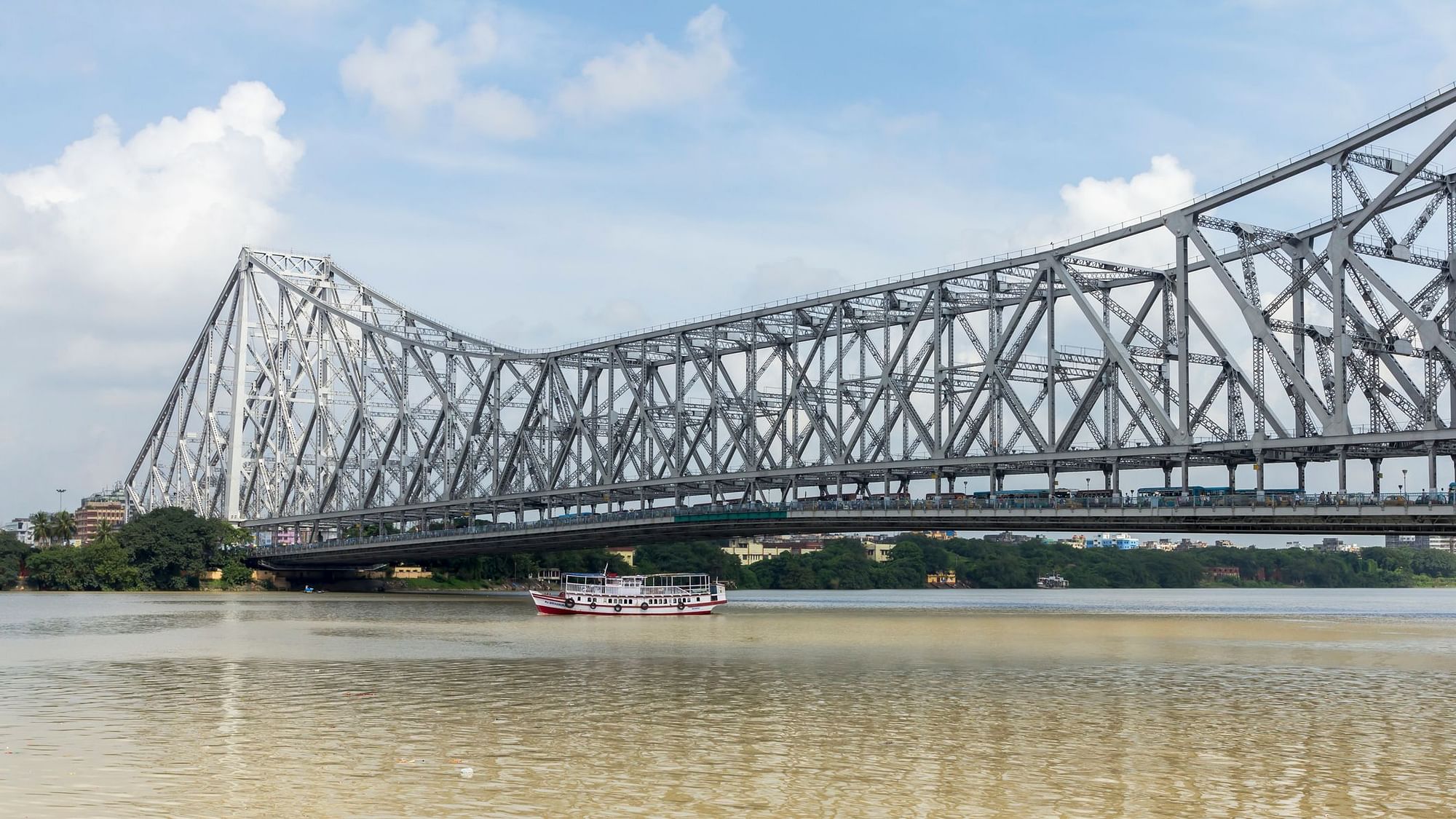 The iconic Howrah Bridge in Kolkata.
