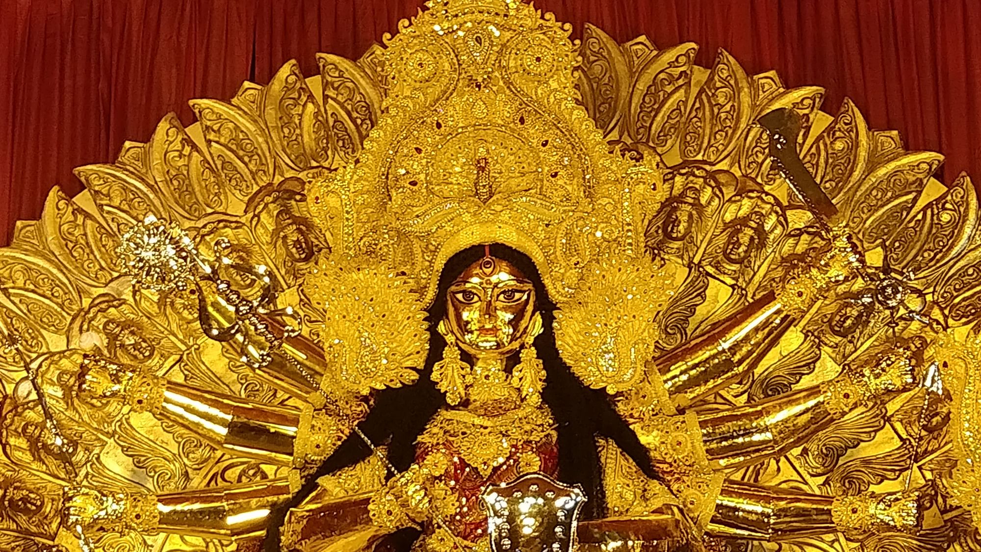 The Durga idol at Kolkata’s Santosh Mitra Square Puja pandal is made of 50 kg of gold!