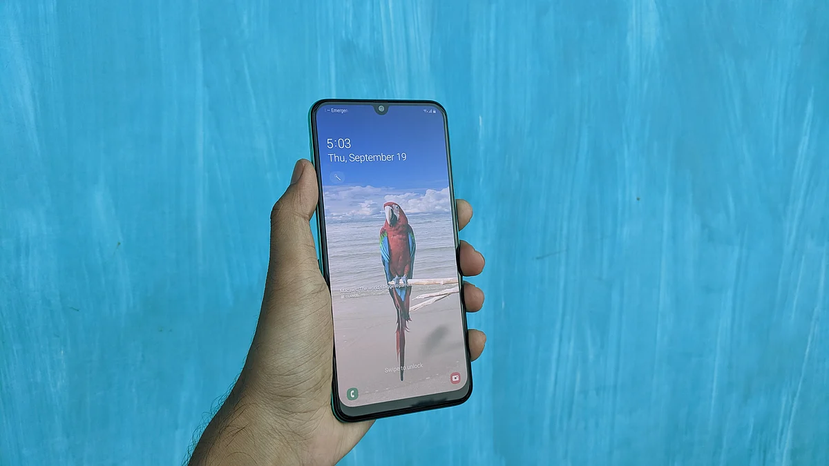 The phone comes with a 6.4-inch Super AMOLED display.