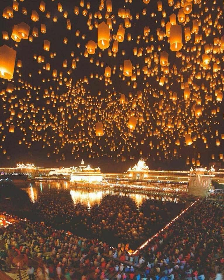 A photo of Amritsar’s Golden Temple has gone viral with a claim that it shows the famous gurudwara on Diwali evening