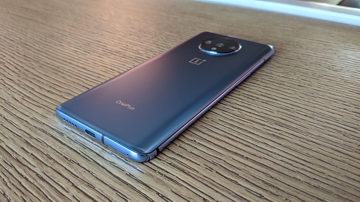 The latest OnePlus 7T phone gets an improved display quality, more cameras at the back and higher price tag also.