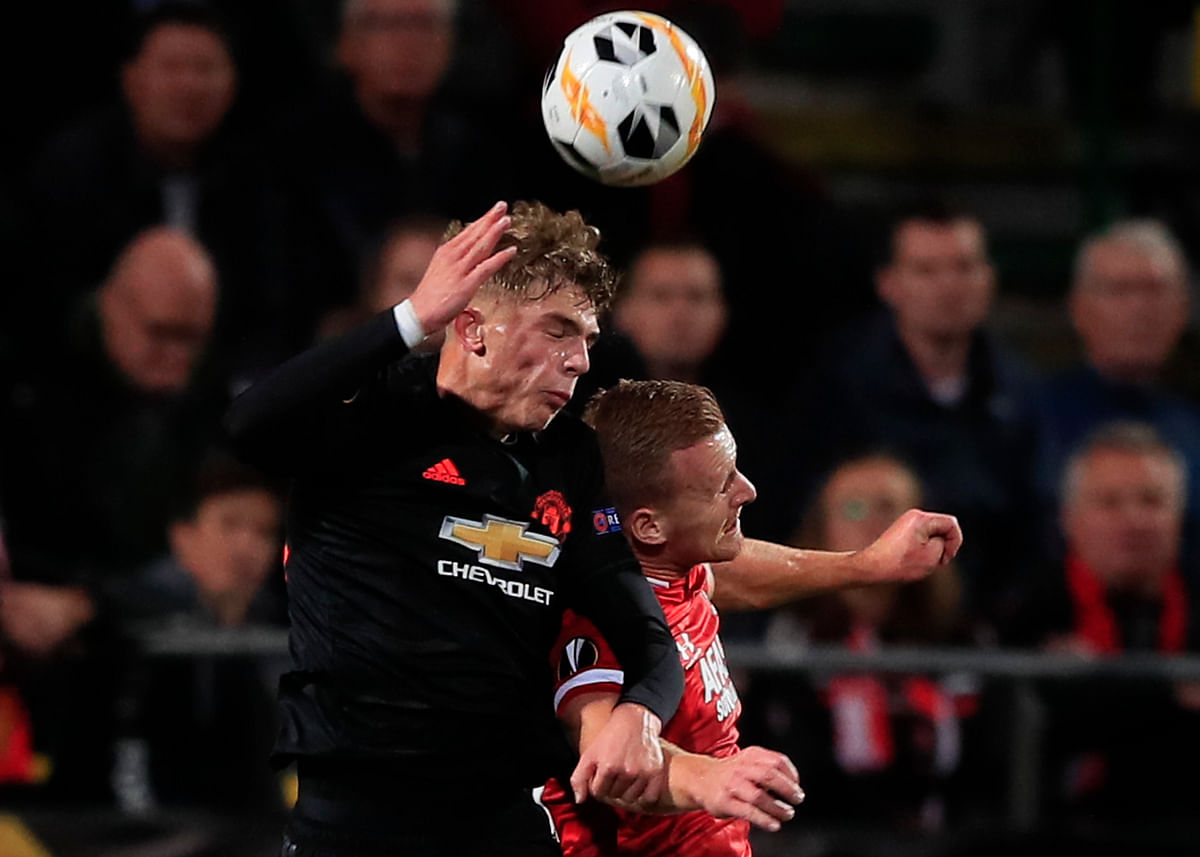 Manchester United labored to a 0-0 draw at AZ Alkmaar in another poor display in the Europa League.