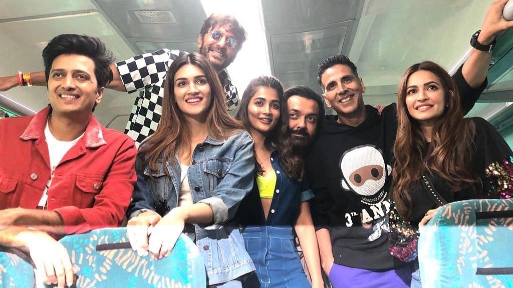 The <i>Housefull 4 </i>cast on a train journey from Mumbai to Delhi.