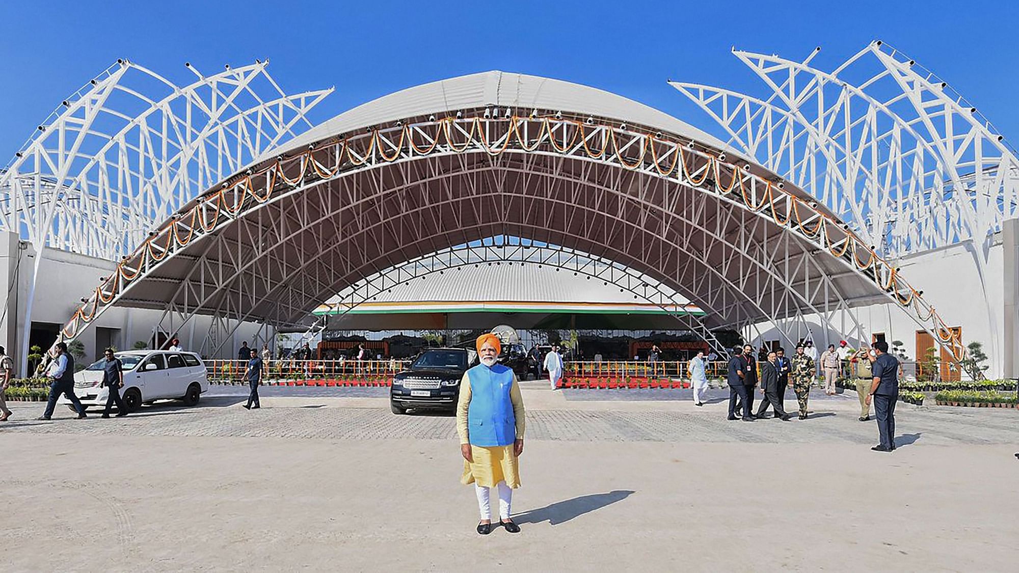 PM Modi at the Karatrpur corridor. He inaugurated the corridor on 9 November 2019.