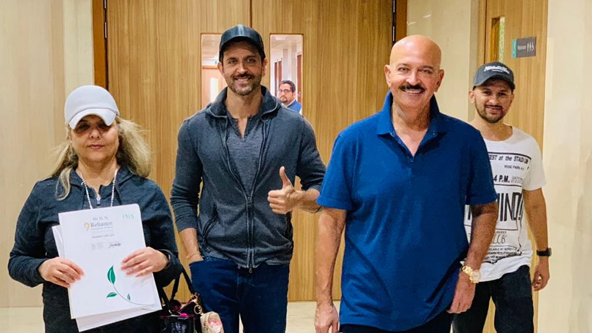 Rakesh Roshan leaves the hospital post cancer surgery with Hrithik and Pinky Roshan.
