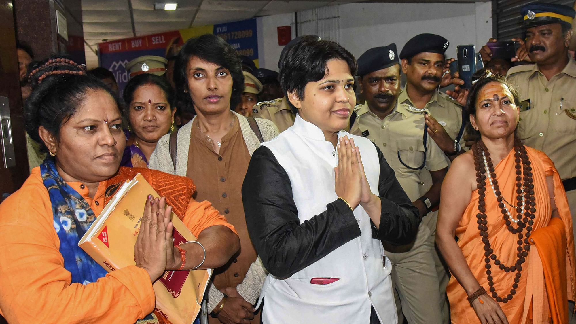 Pune-based activist Trupti Desai comes out from Kochi Commissionerate Office after the cancellation of their pilgrimage to Sabarimala.