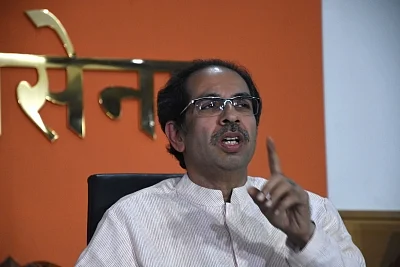 Mumbai: Shiv Sena chief Uddhav Thackeray addresses a press conference in Mumbai on Nov 8, 2019. (Photo: IANS)