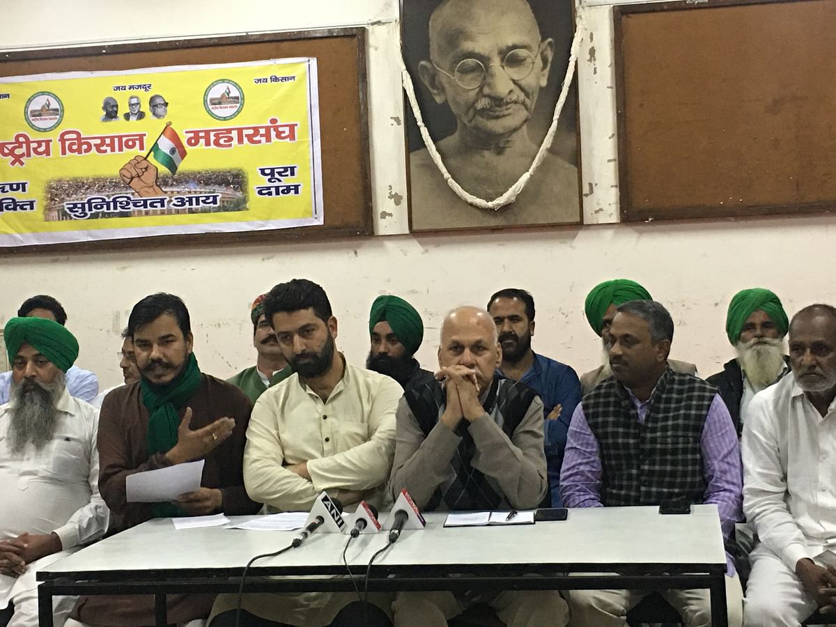 Rashtriya Kisan Mahasangh has demanded that Centre should announce relief package for Kashmir farmers soon.