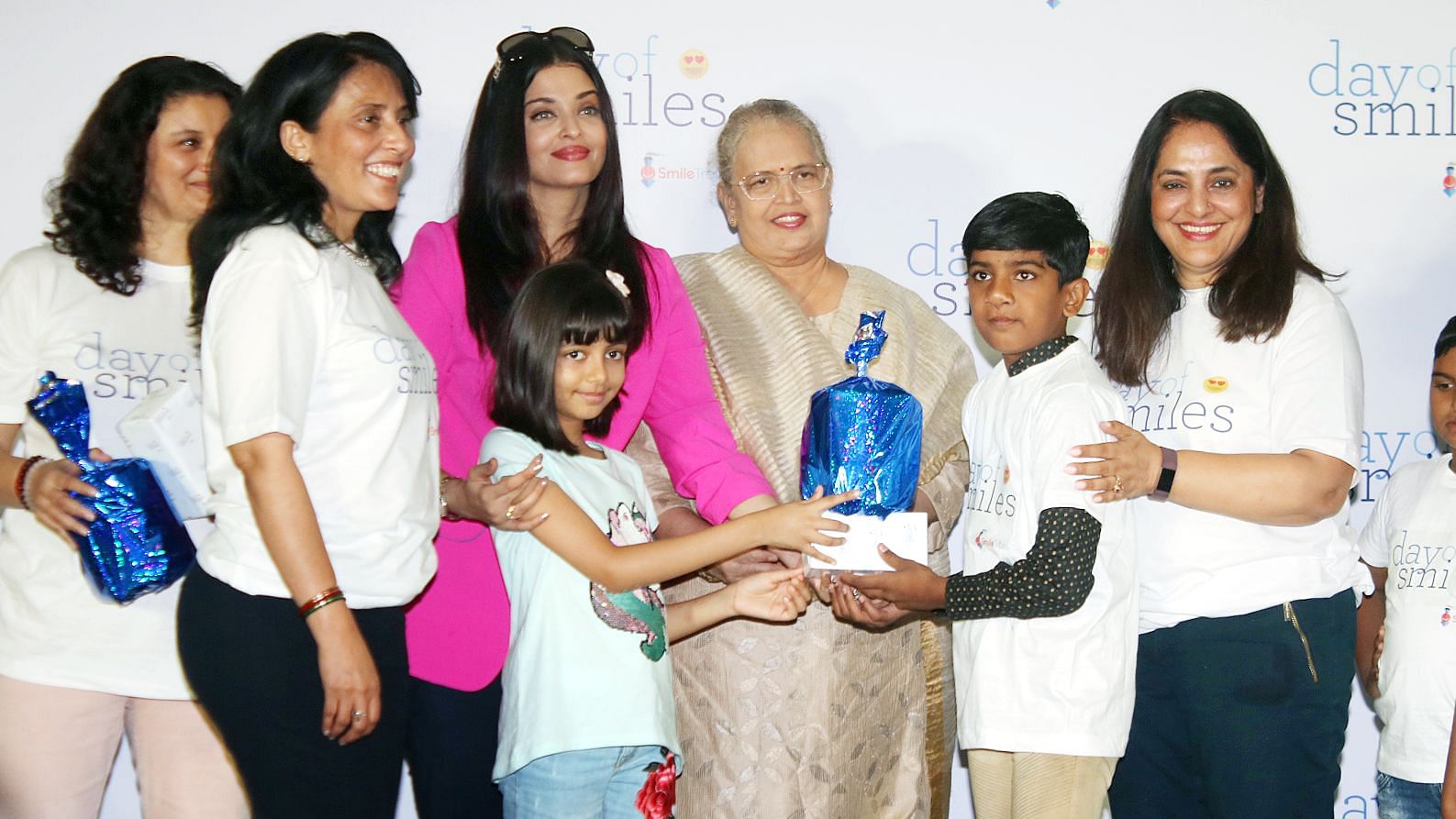 Aishwarya and Aaradhya Bachchan celebrate 20 years of the Day of Smiles.&nbsp;