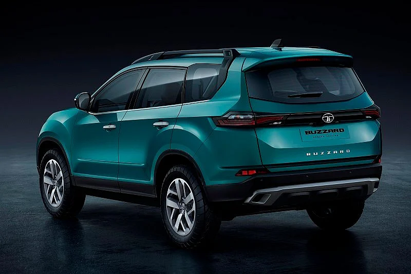 The Tata Gravitas (formerly Buzzard and H7X) is a seven-seat version of the Harrier, with an all-new rear design.
