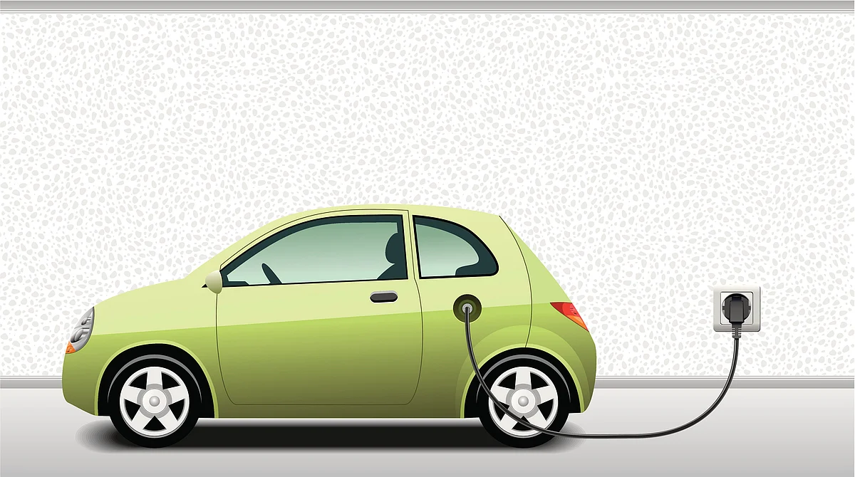 Reports suggest more than 7.2 lakh electric vehicles have been registered in Delhi till now.