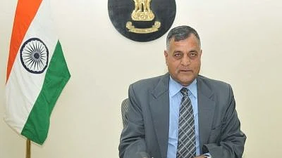 QBullet: Shah Attacks ‘Tukde Tukde Gang’; Army Chief Stirs Row