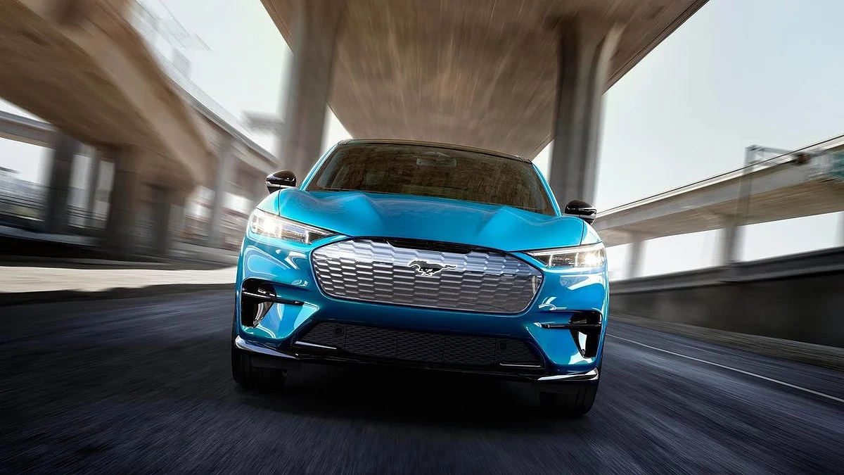 Not liking the front grille on this Mustang SUV.
