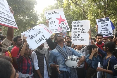 New Delhi: JNU students stage a demonstration to demand a complete rollback of the proposed hostel fee hike in New Delhi on Nov 29, 2019. (Photo: Bidesh Manna/IANS)