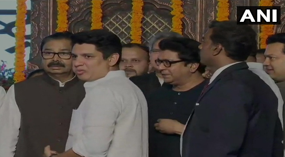 Uddhav Holds Review Meeting of Ongoing Maha Development Projects