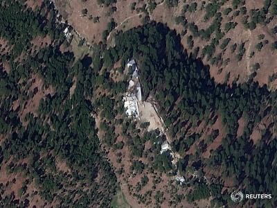 High-resolution satellite images show madrasa buildings in northeastern Pakistan still standing days after India claimed its warplanes had hit the site and killed a large number of militants https://reut.rs/2TvATJm  via @ReutersMartinH @mgerrydoyle @SimonScarr