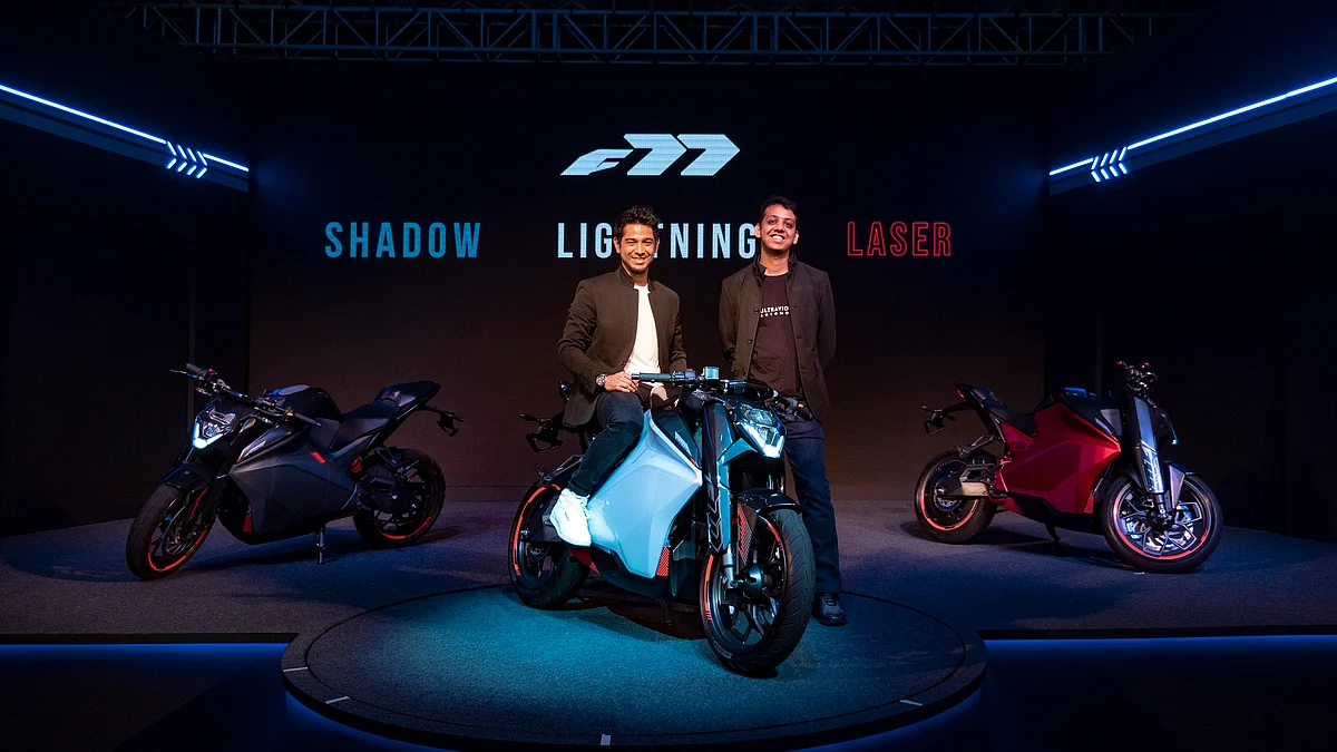 Ultraviolette founder Narayan Subramaniam (left) and Niraj Rajmohan with the F77 bike.