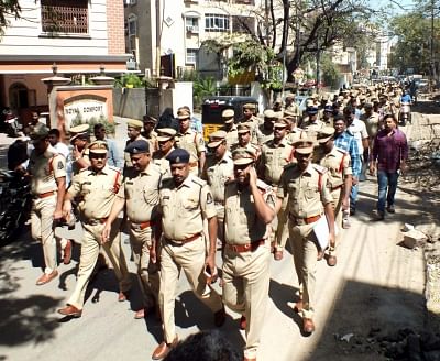 Hyderabad: Policemen conduct flag march in Hyderabad