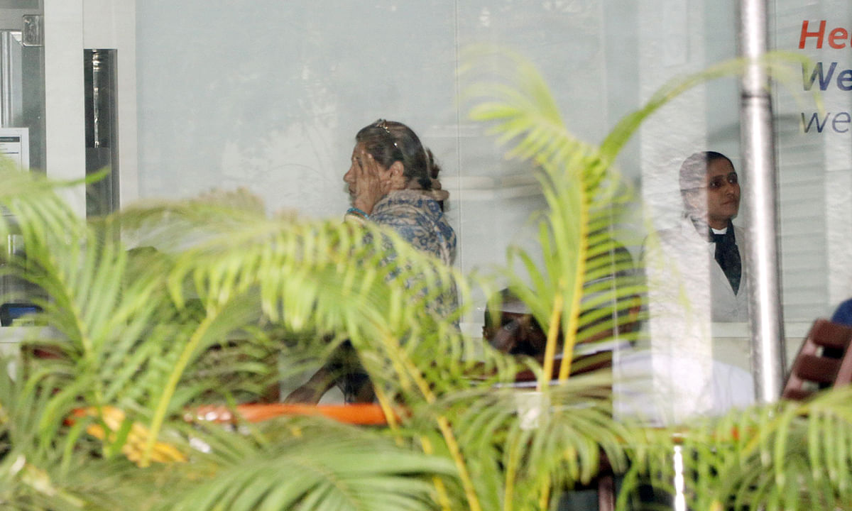 Dimple Kapadia was recently spotted visiting her mother in the hospital.