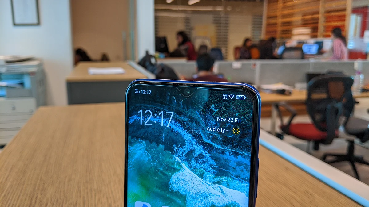 It sports a small notch which houses the front camera.