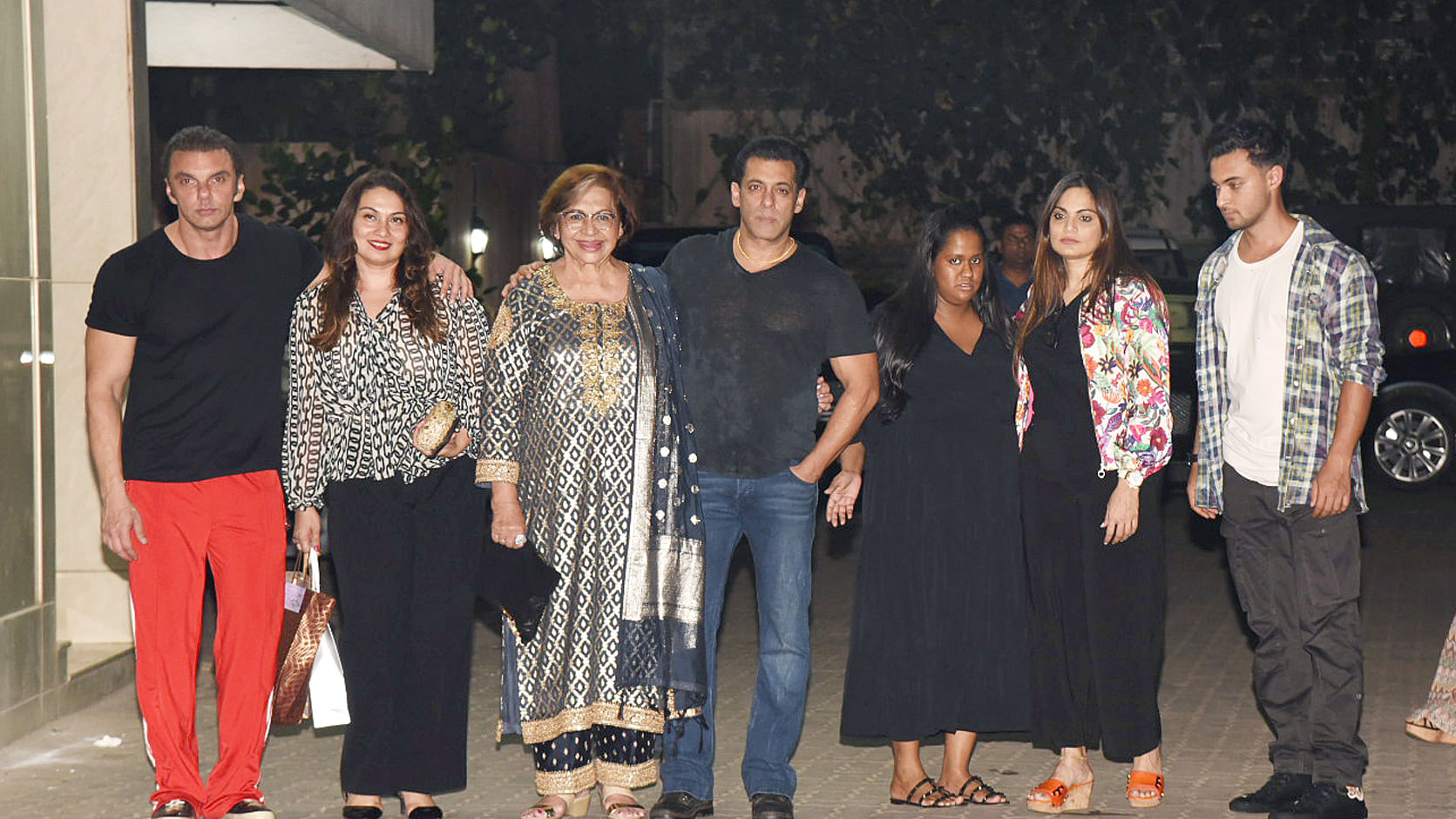 Salman Khan and his family celebrate Helen’s birthday.&nbsp;