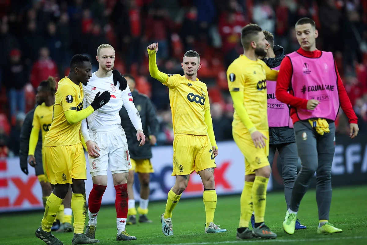 In Group F, Maxime Lestienne scored in injury time for Belgian side Standard Liège to beat Eintracht Frankfurt 2-1.