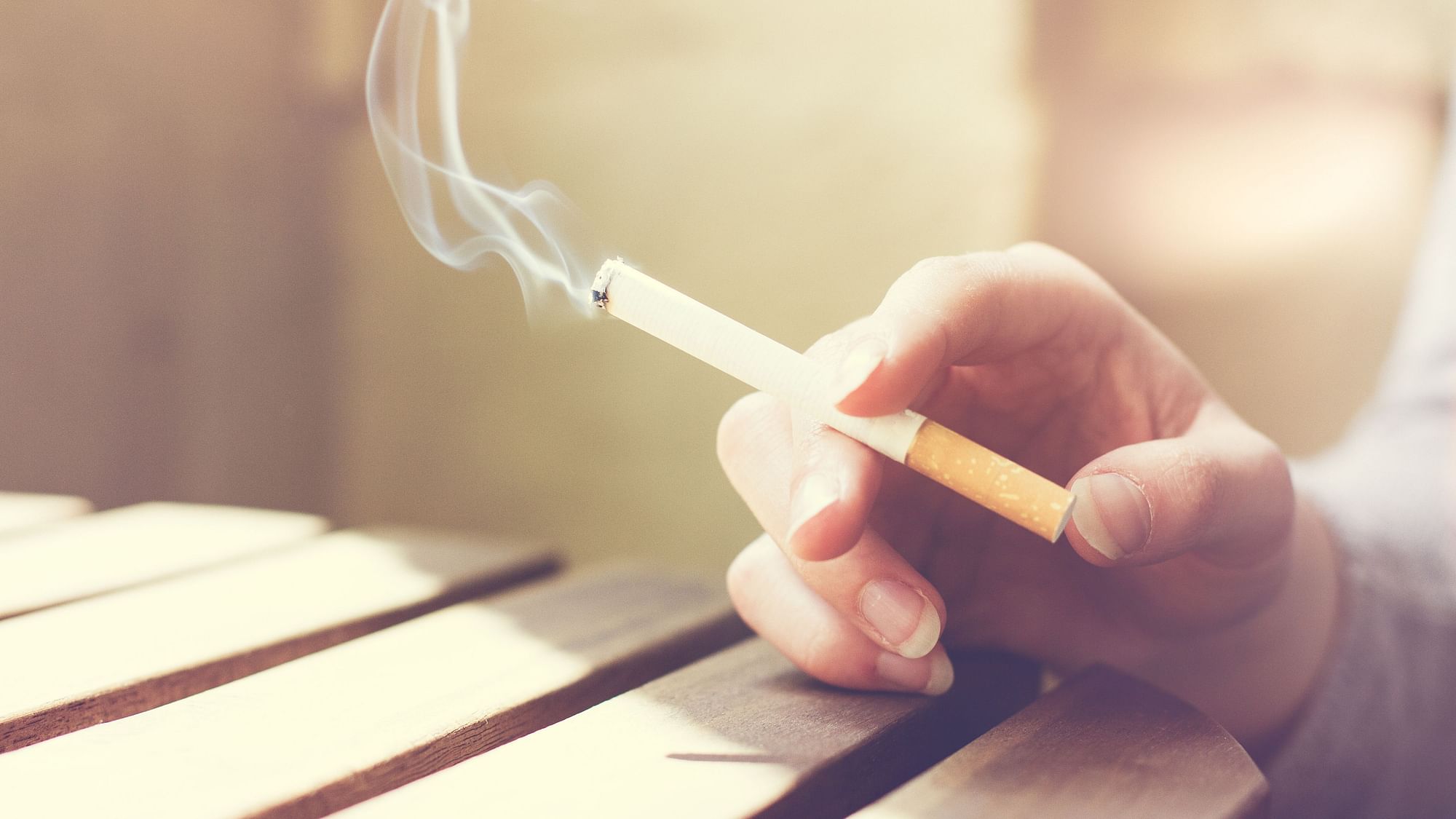 Cigarette smoking linked to depression, schizophrenia says new study