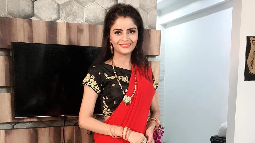 Gehana Vasisth is 31-year old TV actress and model who is currently hospitalized. 