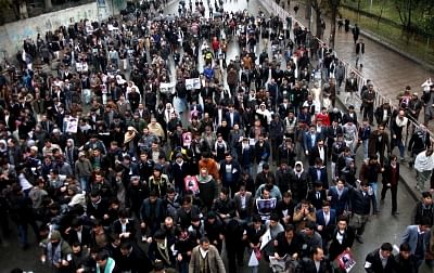 KABUL, Nov. 11, 2015 (Xinhua) -- Afghans march during a protest in Kabul, Afghanistan, Nov, 11. 2015. Thousands of people staged a massive demonstration in Kabul on Wednesday condemning the barbaric beheading of seven civilians by militants in the southern Afghan province of Zabul last Saturday. (Xinhua/Omid/IANS)