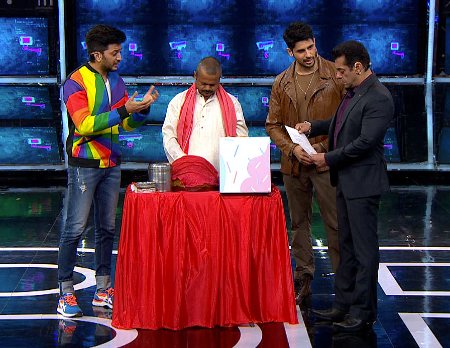 Riteish and Sidharth on the sets of Bigg Boss.