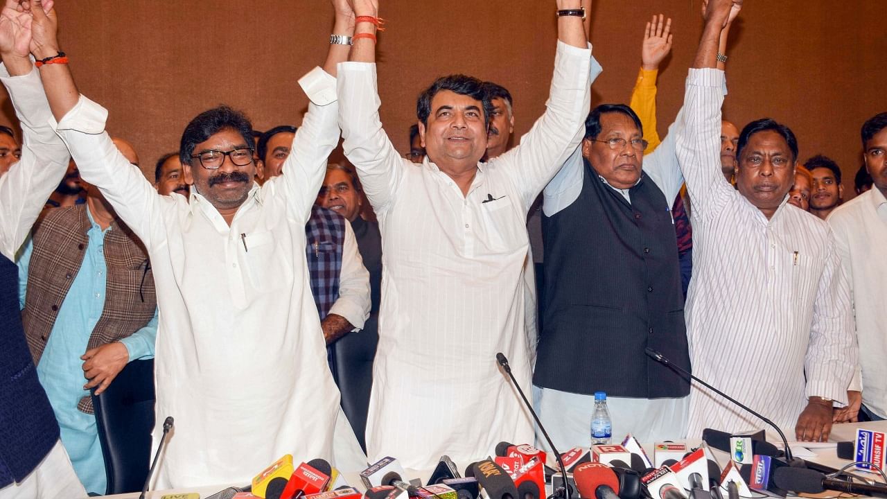 JMM Supremo Hemant Soren, Congress leader RPN Singh, along with other RJD leaders while addressing a joint press conference on Friday, 8 November.