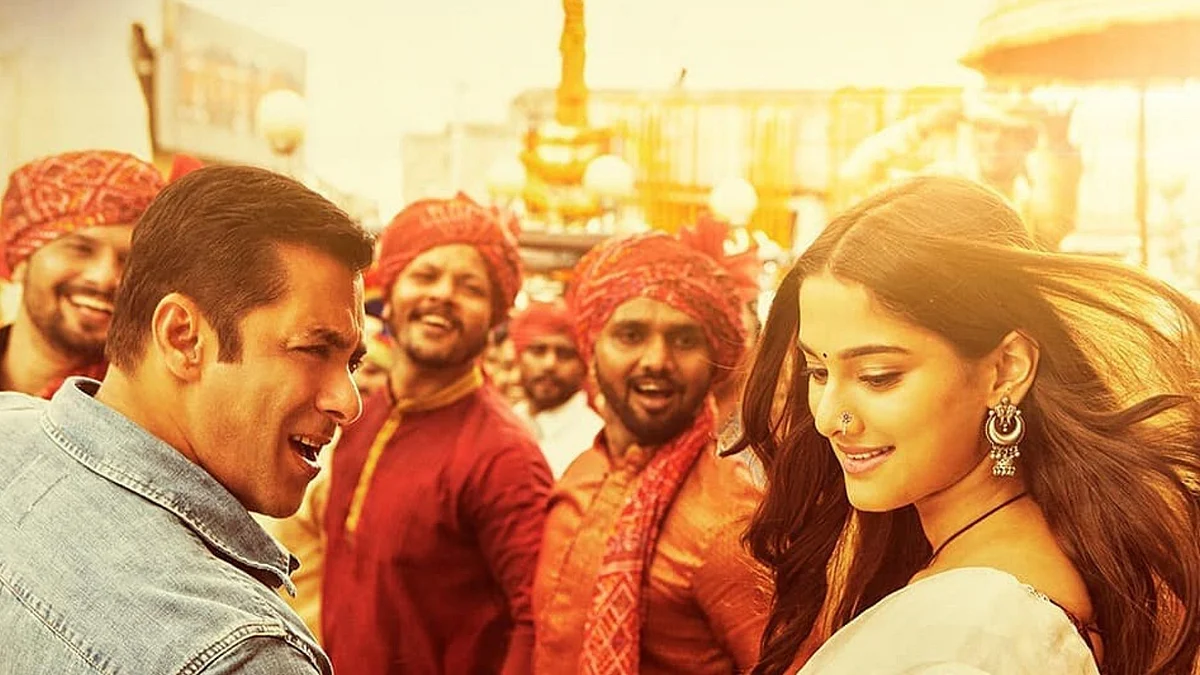 Salman Khan as Chubul Pandey with Saiee Manjrekar in <i>Dabangg 3</i>.