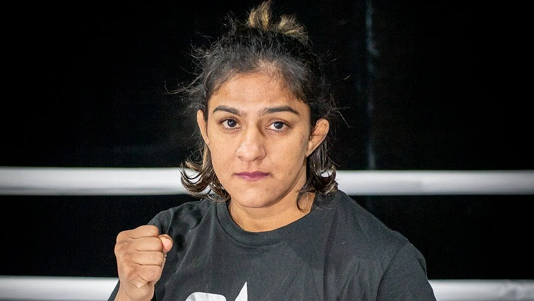 Ritu Phogat Wins Her MMA Debut