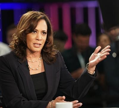 MIAMI, June 28, 2019 (Xinhua) -- Senator Kamala Harris of California is interviewed after the second night of the first Democratic primary debate in Miami, Florida, the United States, on June 27, 2019. The second night of the first Democratic primary debate here on Thursday featured more early front-runners for the party
